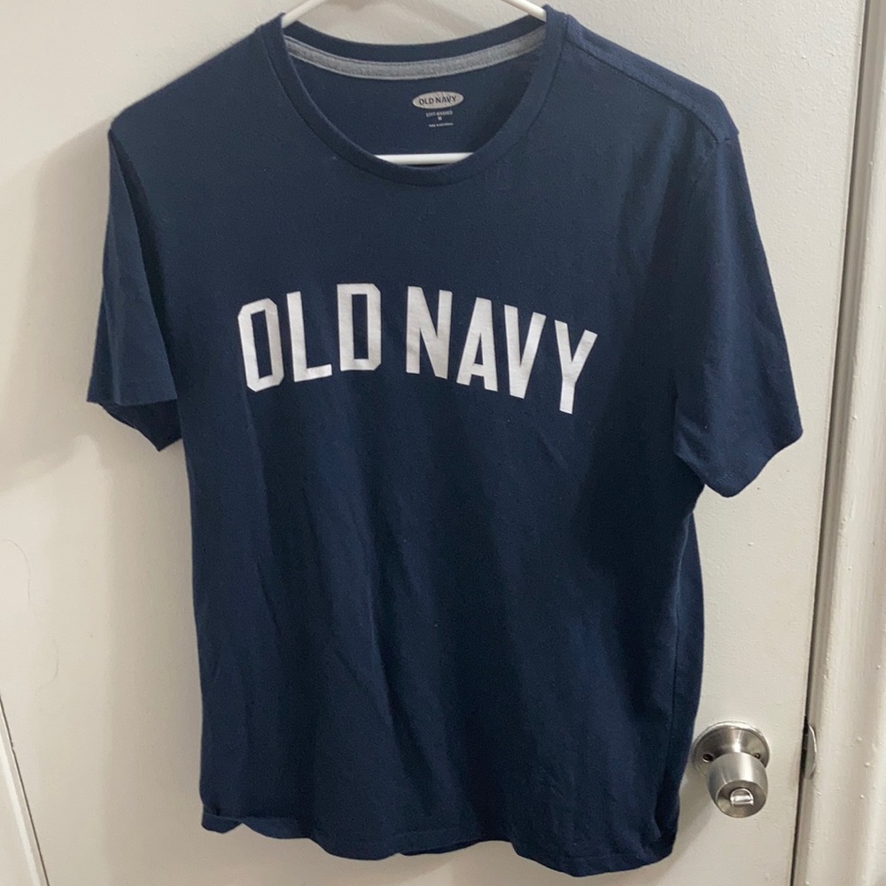 old navy t shirt